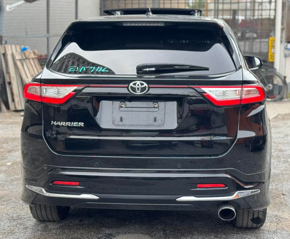 
								Toyota Harrier full									