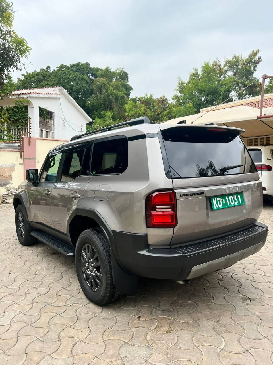 
								Landcruiser Prado full									