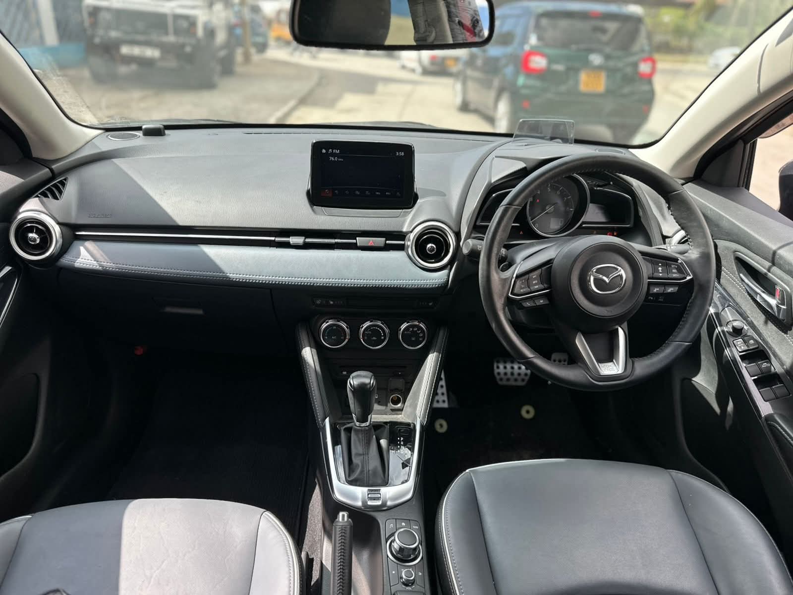 
								Mazda 2 Sports full									