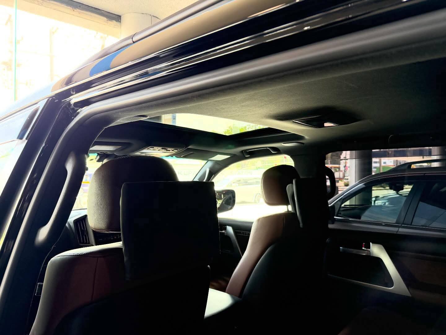 
								Landcruiser ZX full									