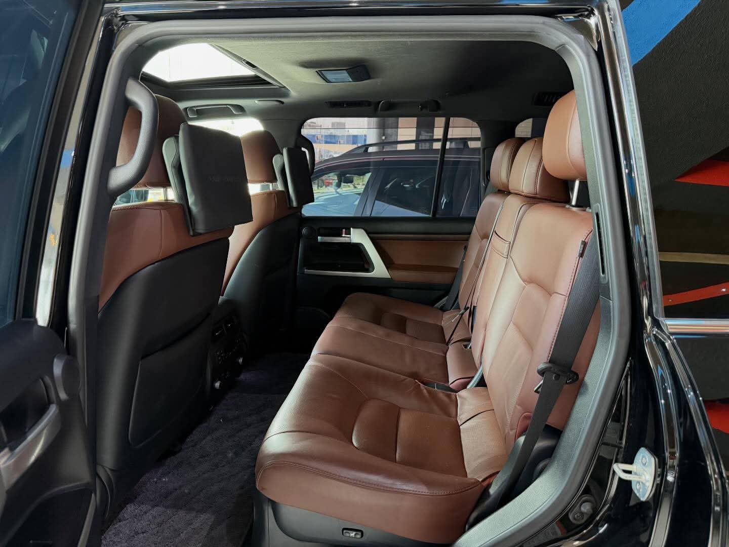
								Landcruiser ZX full									