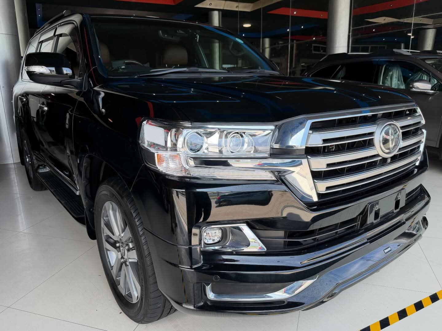
								Landcruiser ZX full									