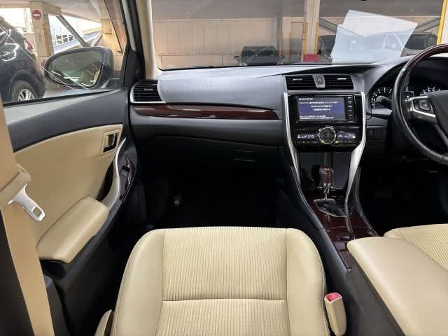 
								Toyota Premio full									